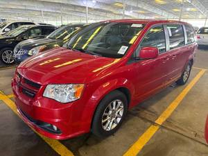 lot 7 image: 2012 Dodge Grand Caravan RT