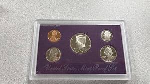 lot 10 image: United States Mint 1976 Proof Coin Set