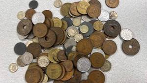 lot 28 image: Diverse Collection of Vintage and Antique Foreign Coins