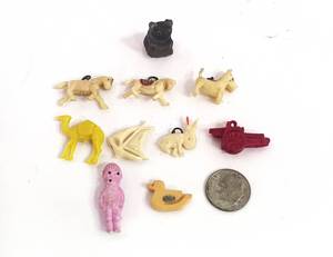lot 67 image: 10- 1930s Antique Cracker Jack Charms