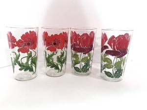 lot 28 image: Set of 4 Vintage Juice Glasses Roses and Poppies
