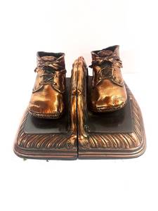 lot 30 image: Bronze Baby Shoe Bookends