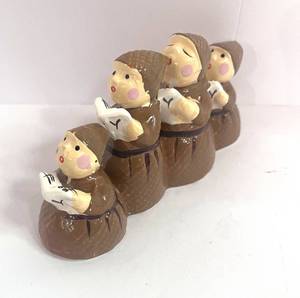 lot 40 image: Vintage Department 56 Monks-a-Caroling