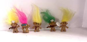 lot 41 image: Vintage Russ 2 Trolls