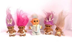 lot 42 image: 5 Vintage Russ Baby Trolls 3 and One 4