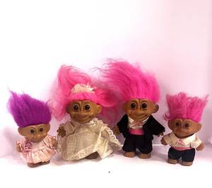 lot 44 image: Vintage Russ Trolls Bride, Groom Flower Girl and Ring Bearer