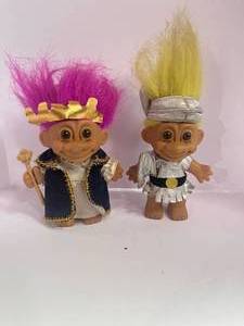 lot 48 image: 2 Vintage Russ Trolls King and Knight