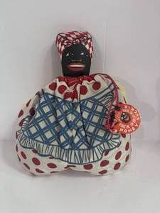 lot 52 image: Vintage Mammy Sachet