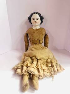 lot 50 image: 1800s  16 German Flat Top China Head Doll w Cloth Body