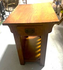 lot 91 image: Mission Style End Table