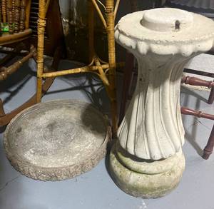 lot 92 image: Cement Bird Bath Top and Bottom Mis-Matched