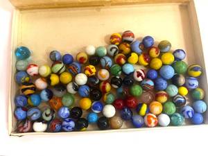 lot 109 image: Box of Vintage Marbles