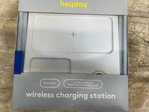 lot 58 image: Heyday 10W Qi Wireless Charging Station (phonewatch) - Stone White