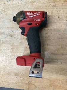 lot 90 image: Milwaukee Surge 14 HEX HYDRAULIC DRIVER (Tool only)