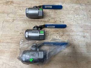 lot 95 image: Milwaukee ball valve switch 1-12 1500WOG lot of 3