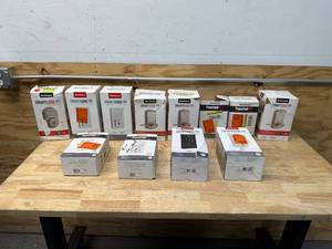 lot 21 image: KWIKSET electronic lock lot of 12