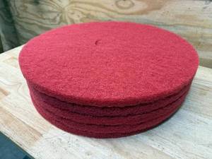 lot 103 image: Niagara Red buffing padscleaning floors lot of 4