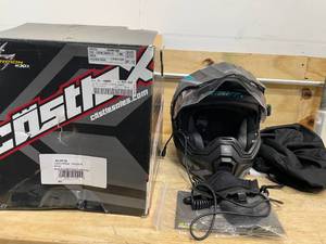lot 118 image: Castle X EL CX950 Siege Unisex BlackTurquoise Medium Helmet