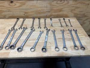 lot 172 image: Wrenches lot of 19
