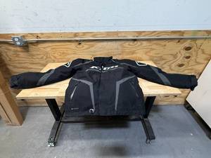 lot 185 image: Klim, Size L, Winter Jacket