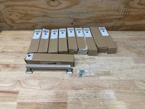 lot 186 image: HICKORY HARDWARE bar handle lot of 10