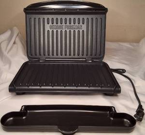 lot 2 image: George Forman  5-Serving Classic Plate Grill