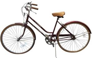 lot 56 image: 1971  Huffy  Womens  Bay Pointe 3-Speed Bicycle
