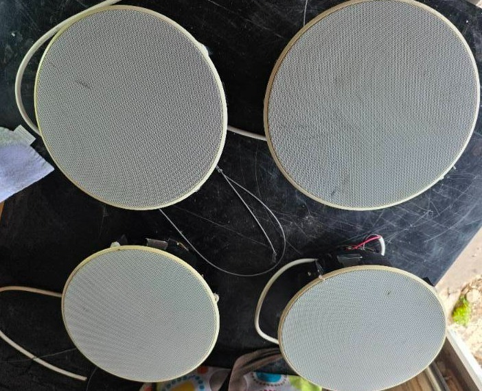 lot 7 image: 4 Sonance VP61r Visual Performance in-ceiling speakers