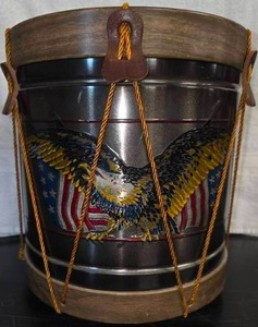 lot 36 image: Civil war drum replica with Eagle design waste basket