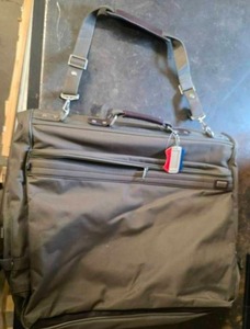 lot 38 image: Luggage Bag