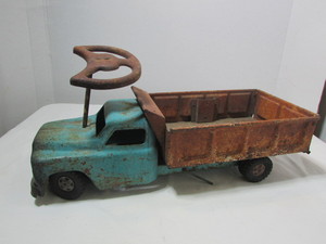 lot 4 image: Structo Ride-er Dumper Truck Vintage