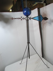 lot 10 image: Vintage Lightning RodWeather Vein