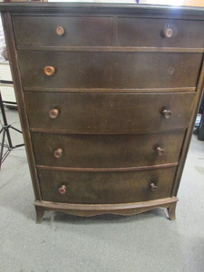 lot 64 image: Dresser