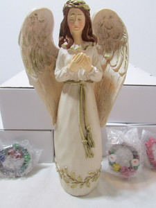 lot 125 image: Resin Angel