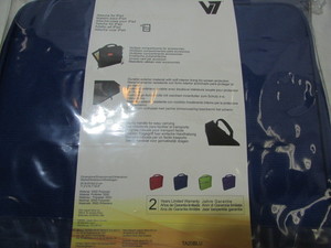 lot 127 image: IpadTablet Travel Bag