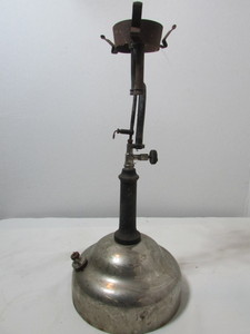 lot 167 image: Vintage Coleman Lantern