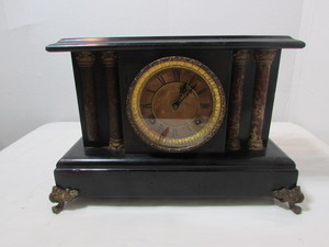 lot 170 image: Antique Mantle Clock