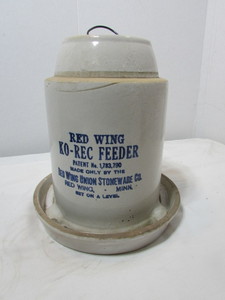 Red Wing Chicken/Poultry Feeder