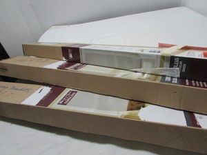 lot 43 image: Cellular Cordless Shades