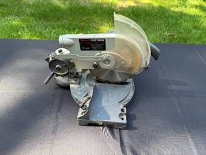 lot 6 image: Sears Craftsman 8 14 Compound Miter Saw with Cast Iron Base