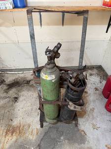 lot 12 image: Used Oxy-Acetylene Welding Tank Set with Cart