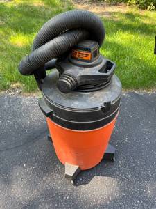 lot 14 image: 16 Gallon Shop-Vac WetDry Vacuum with Detachable Blower