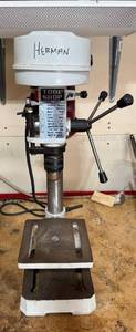 lot 20 image: Tool Shop 5-Speed Bench Drill Press