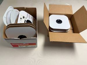 lot 99 image: Lot of Velcro Brand 1000 White Hook and Loop Fasteners