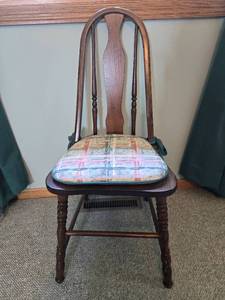 lot 127 image: Vintage Wooden Dining Chair with Padded Seat
