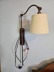 lot 132 image: Vintage Brass Swing Arm Wall Lamp with Beige Shade