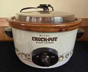 lot 143 image: Vintage Rival Crock-Pot Slow Cooker with Glass Lid