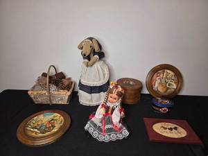 lot 148 image: Anri Christmas 1981 Santa Claus in Tyrol & Assorted Country Decor People Basket, Rag Doll & More