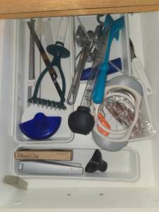 lot 176 image: Assorted Kitchen Tools and Gadgets Collection