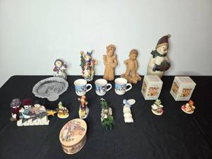 lot 183 image: Assorted Hummel and Goebel Figurines Collection